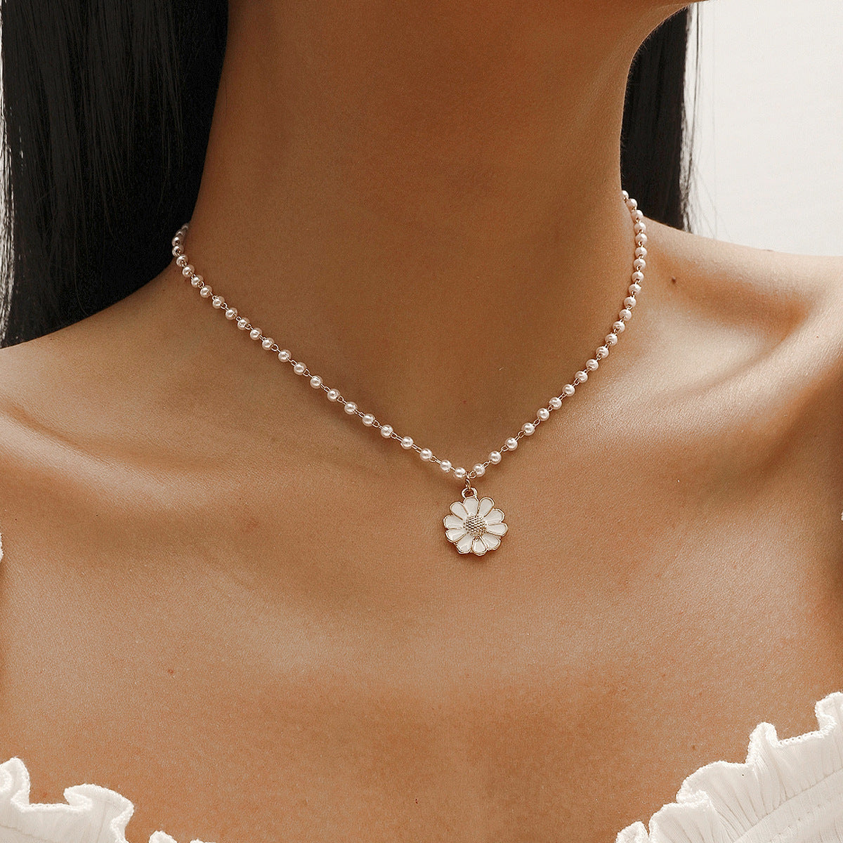 Daisy Bloom Pearl Pendant