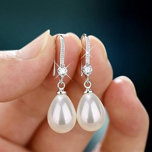 Dangling Earrings with Bright Pearls | White Gold