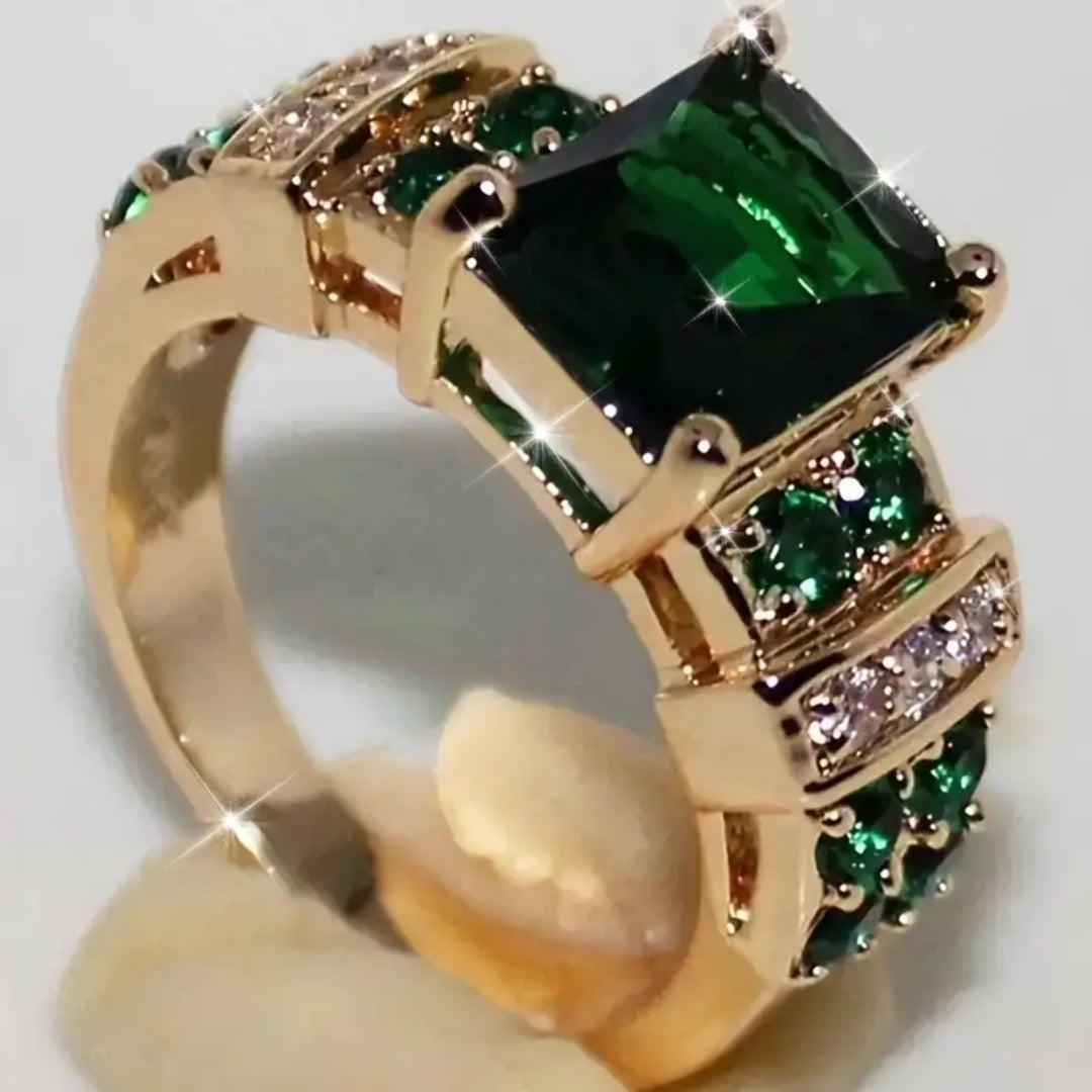Koninklijke Groene Kristallen Gouden Ring