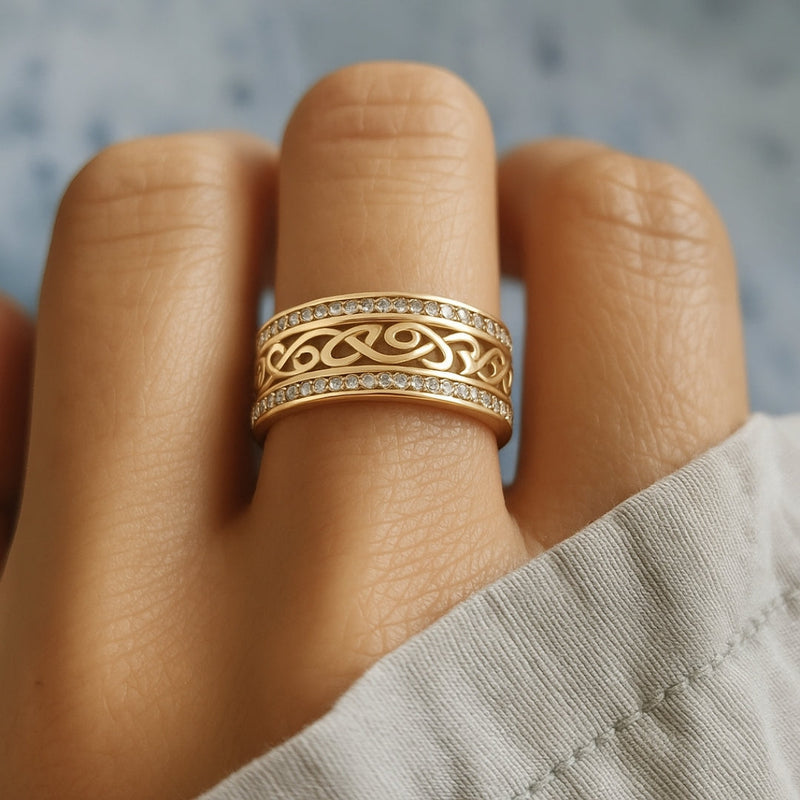 Shiny Hollow Gold Ring | Gold